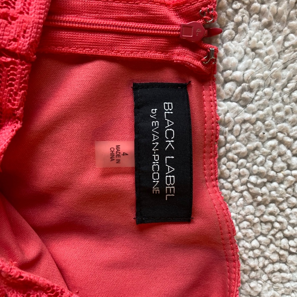 Dress - Picture 3 of 3